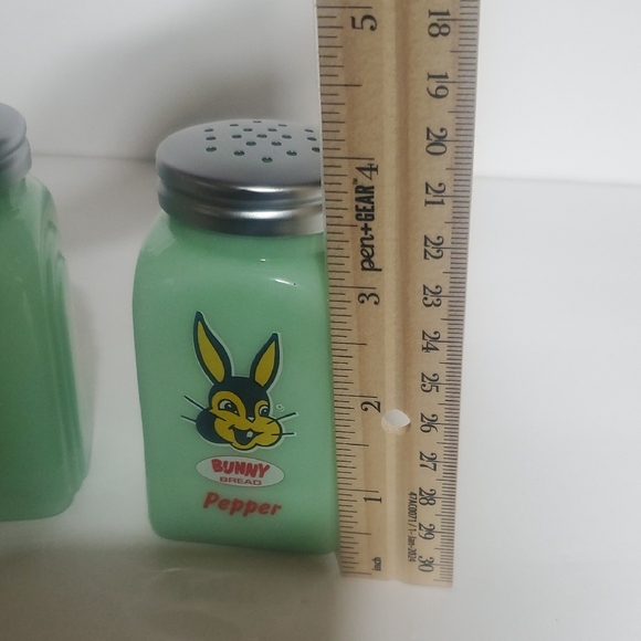 Jadeite Glass Salt and Pepper Shakers - Picture 4 of 4